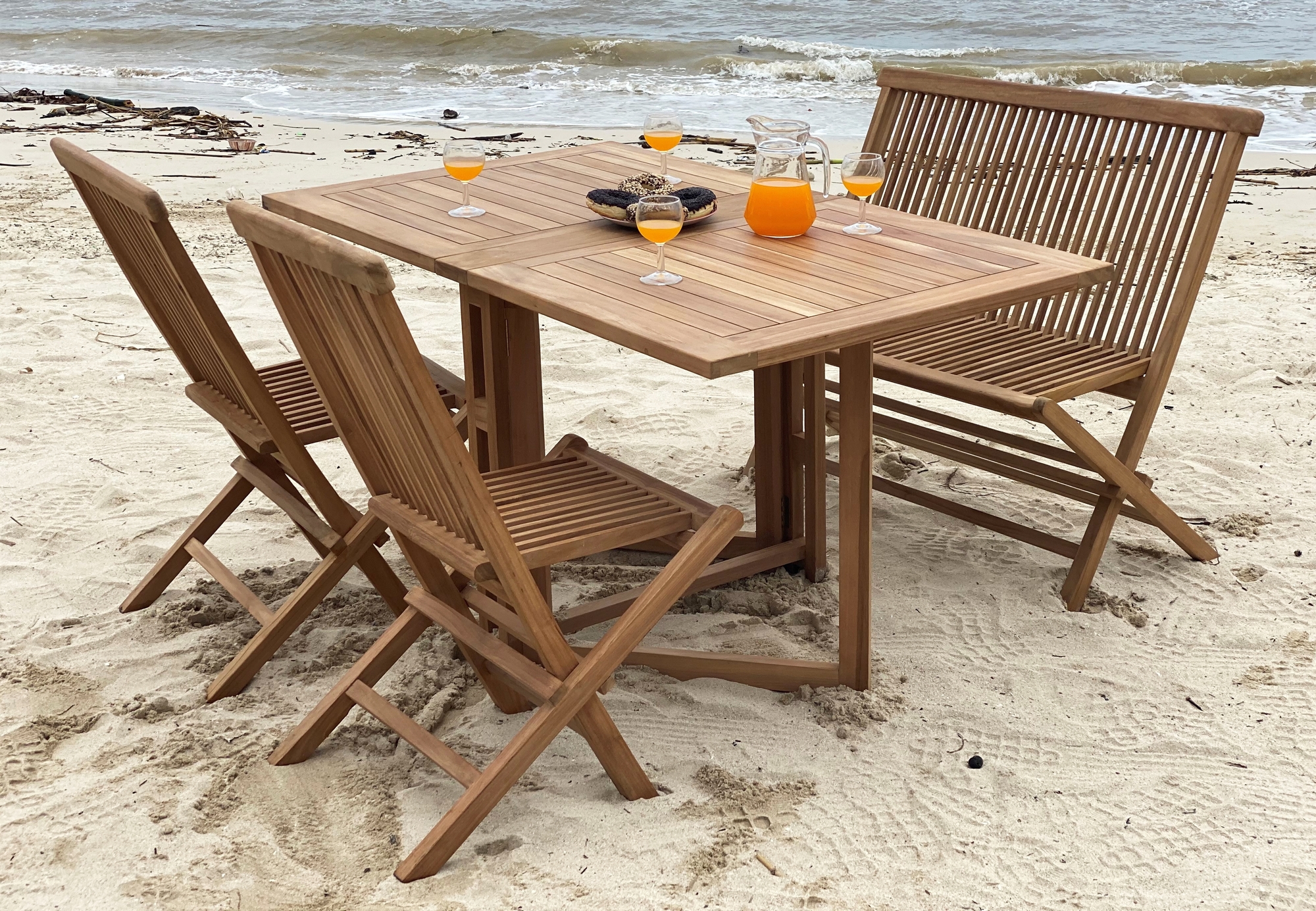 Saltö ihopfällbar utesoffa i teak Saltö ihopfällbar utesoffa i teak