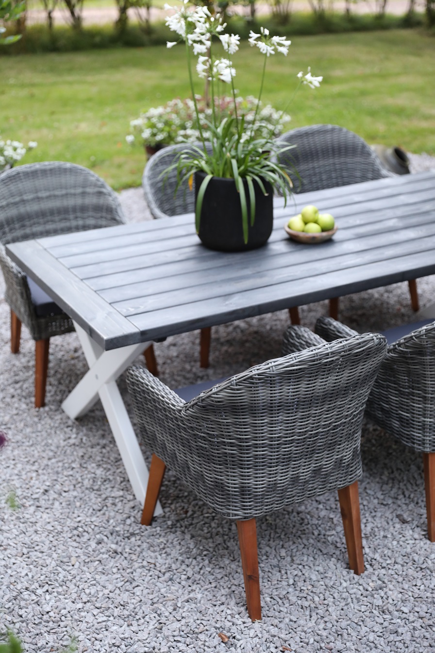 Oxford - Utemöbelgrupp 220 cm Grå/Vit Oxford - Utemöbelgrupp 220 cm Grå/Vit