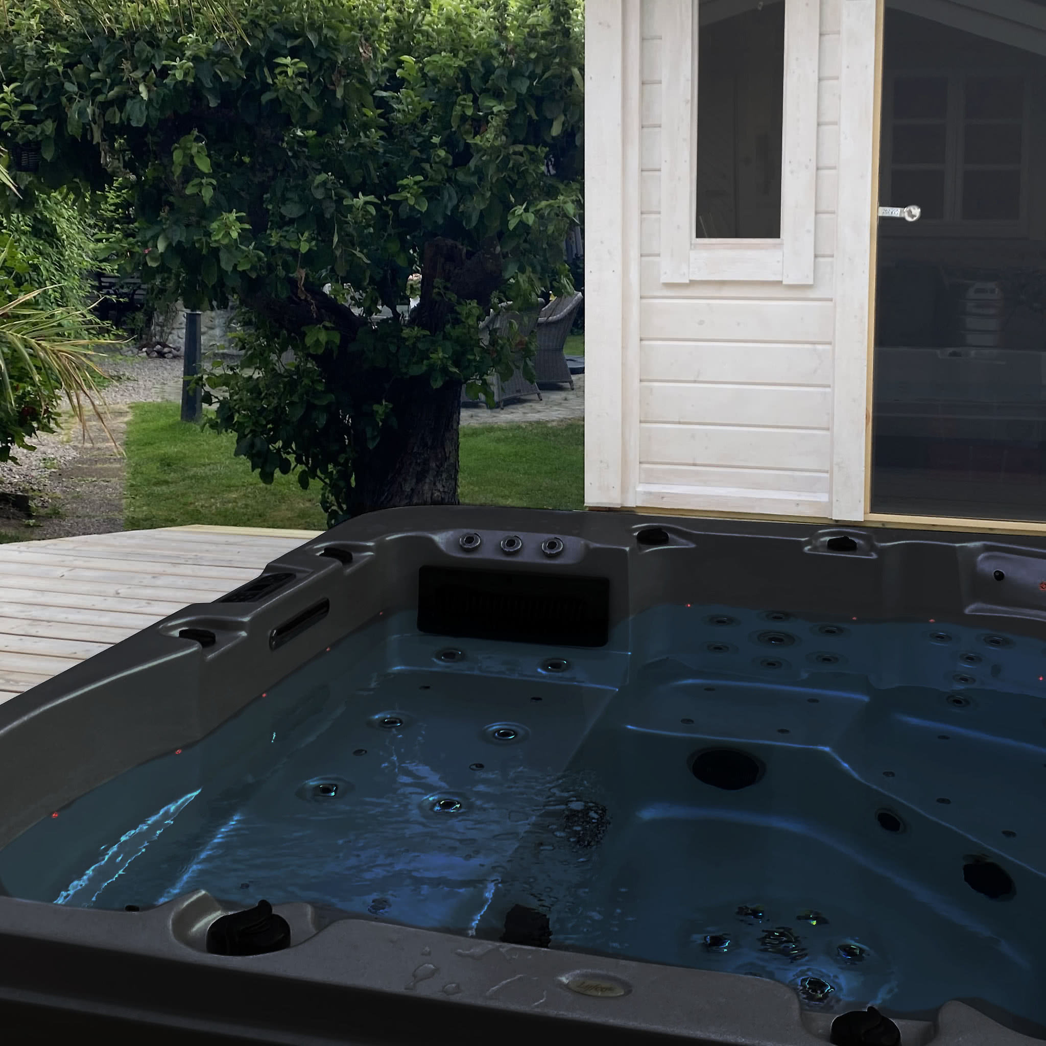 Spabad Inspirit Dreams Blackline - 7 personer Spabad Inspirit Dreams Blackline - 7 personer