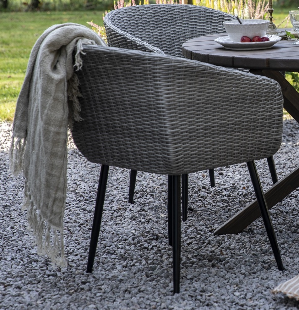 Trädgårdsstol - Aster | grå konstrotting med dyna Trädgårdsstol - Aster | grå konstrotting med dyna