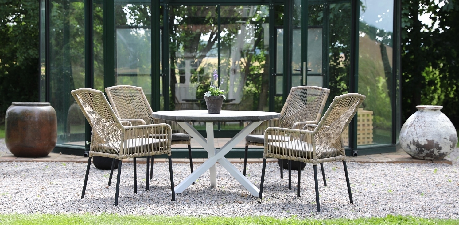 Ystad karmstol - tvinnad konstrotting/gr dyna