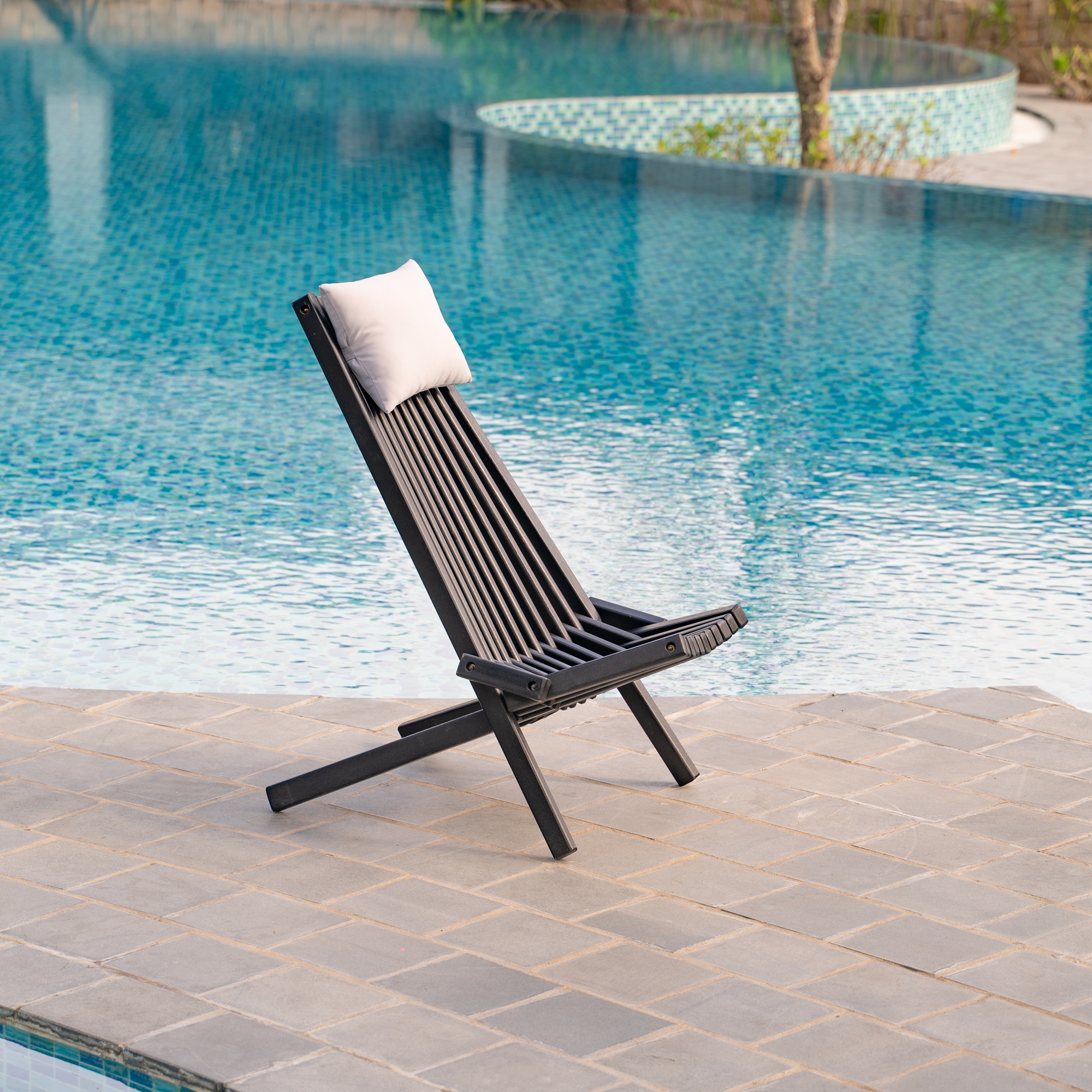 Calcutta däckstol med nackkudde - Svartbetsad Calcutta däckstol med nackkudde - Svartbetsad