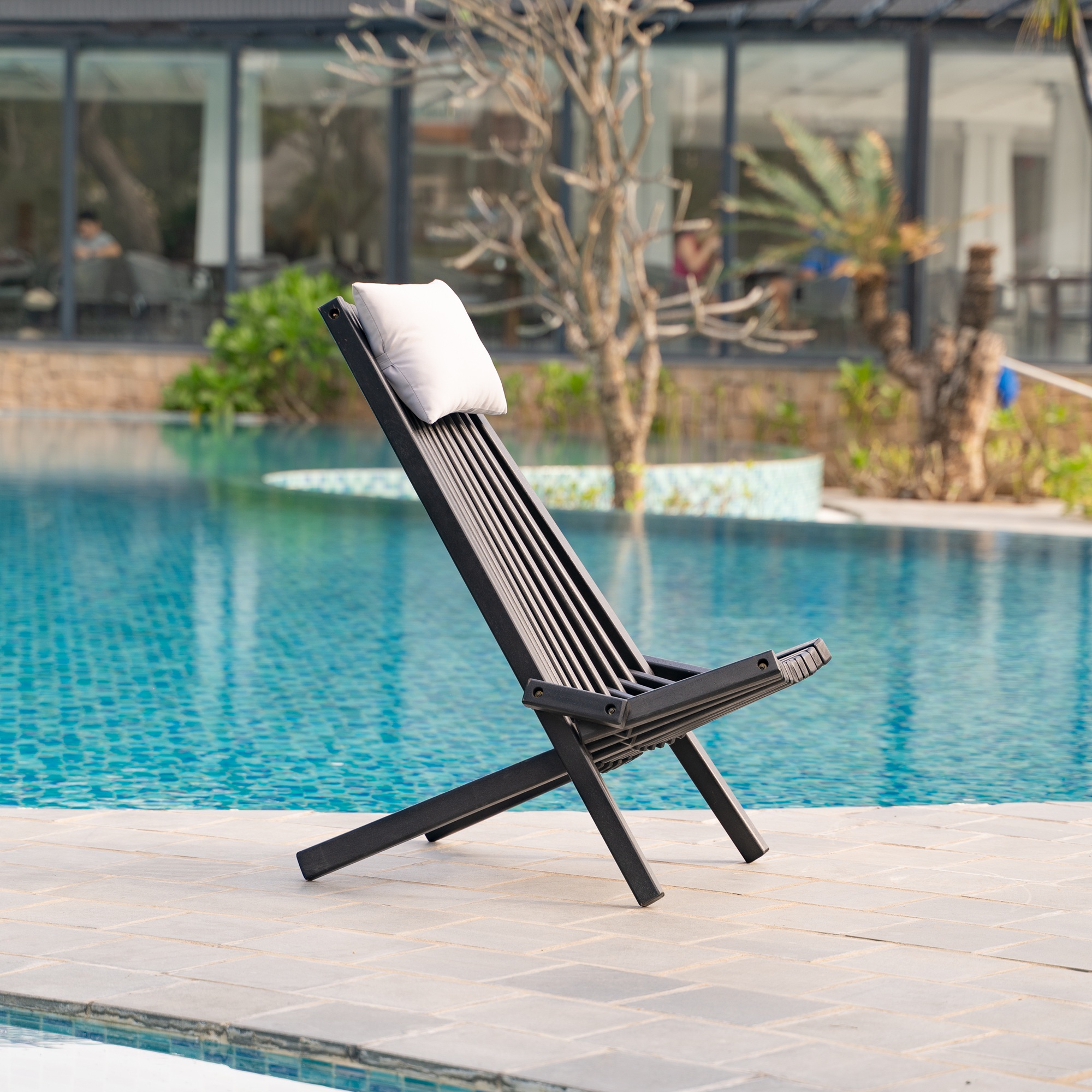 Calcutta däckstol med nackkudde - Svartbetsad Calcutta däckstol med nackkudde - Svartbetsad