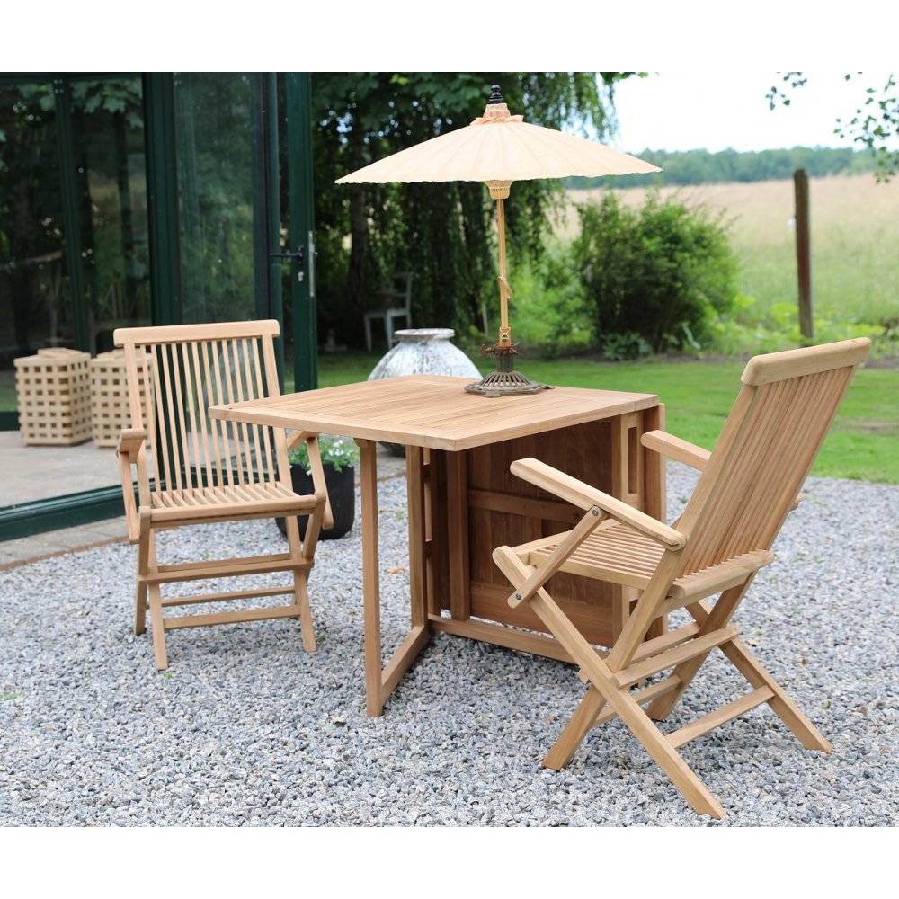 Saltö utomhusmatgrupp med klaffbord och 2 karmstolar – Teak Saltö utomhusmatgrupp med klaffbord och 2 karmstolar – Teak