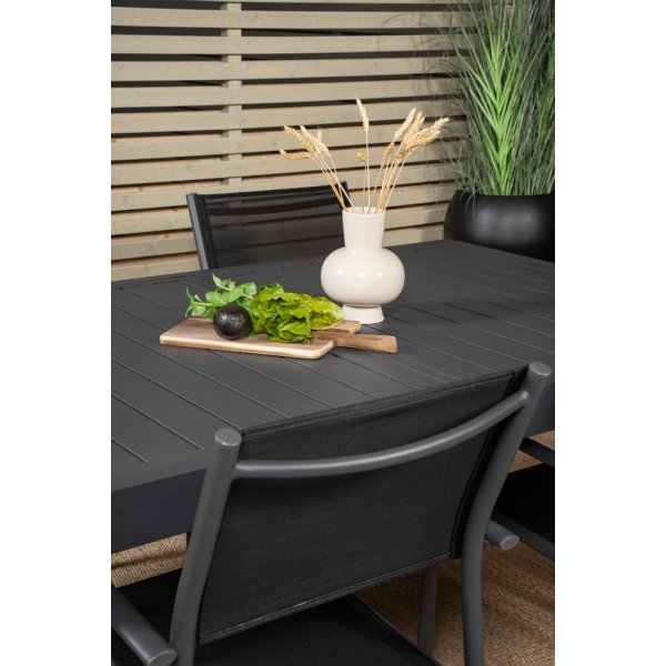 Holma Matgrupp (160x100) - Svart - 4 Stolar Holma Matgrupp (160x100) - Svart - 4 Stolar