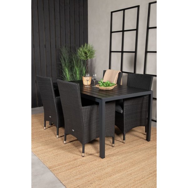 Ervalla Matgrupp (150x90) - Svart - 4 Stolar Ervalla Matgrupp (150x90) - Svart - 4 Stolar