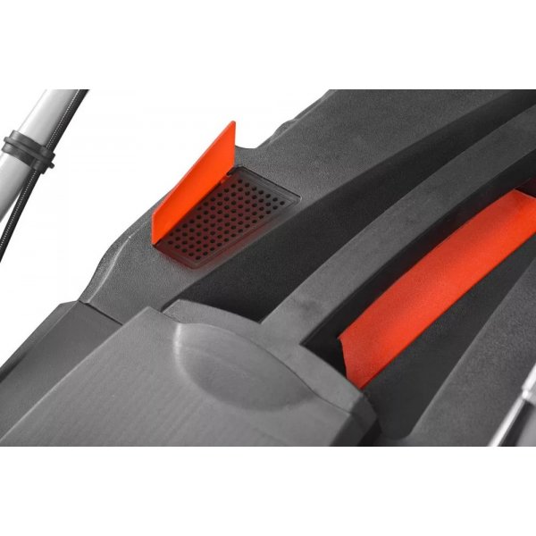 Bensindriven gräsklippare 46 cm, självgående - 139 cc Bensindriven gräsklippare 46 cm, självgående - 139 cc