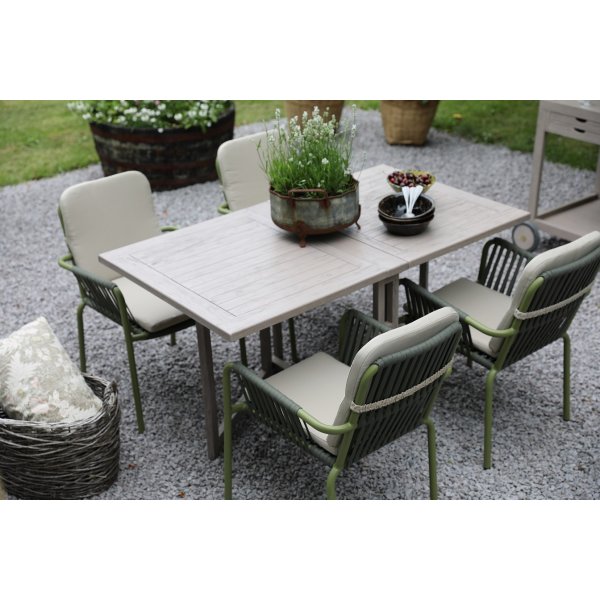 Matgrupp Salt gr teak: Slagbord inklusive 4 st grna Lincoln karmstolar
