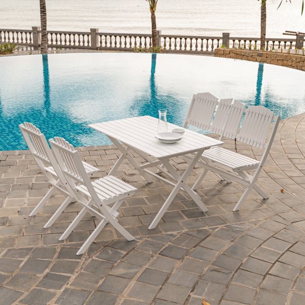 Haväng udendørs gruppe; sofa med 2 stole og bord i klassisk hvid stil Haväng udendørs gruppe; sofa med 2 stole og bord i klassisk hvid stil