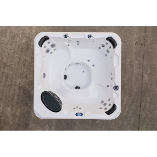 Spabad Nepton – 5 sittplatser (200×200 cm) Spabad Nepton – 5 sittplatser (200×200 cm)