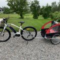 Kundbild Cykelvagn/joggingvagn med st�td�mpare - R�d: Min elcykel och cykelvagn redo f�r...