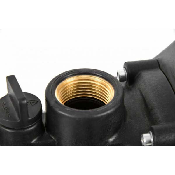 Tr�dg�rdspump (800W) med beh�llare