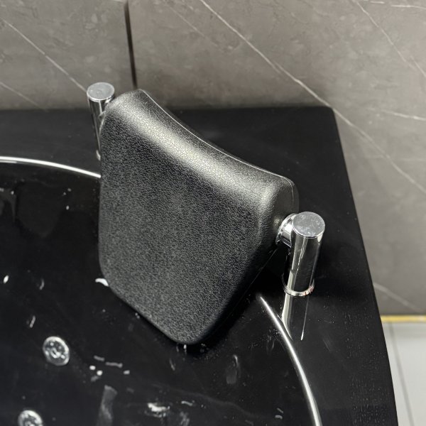 H�rnbadkar Kailua massagebadkar 150 � 150 cm � Svart