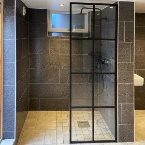 Brusevg 70200 cm - sorte stnger og 6 mm sikkerhedsglas