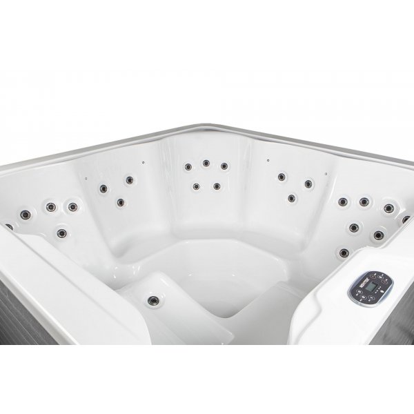 Spabad Luosto 29 Jets - 5 Personer - Dæk medfølger Spabad Luosto 29 Jets - 5 Personer - Dæk medfølger