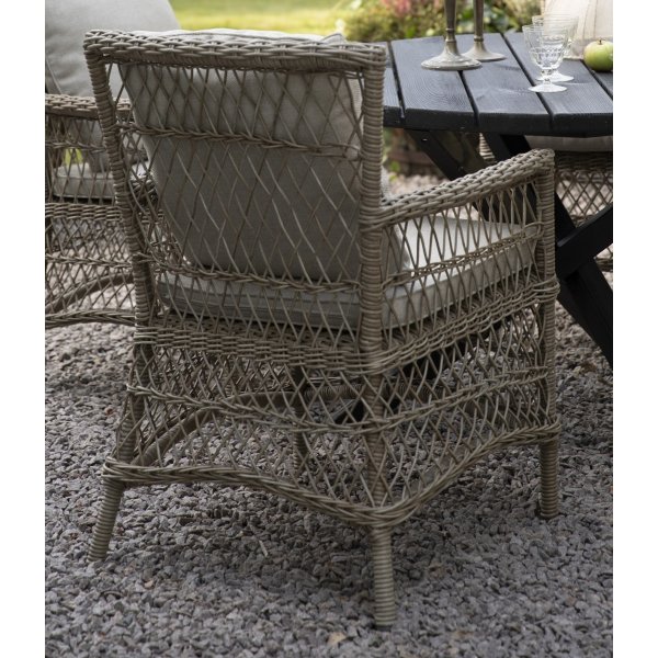 Provence utefåtölj i naturfärgad konstrotting Provence utefåtölj i naturfärgad konstrotting