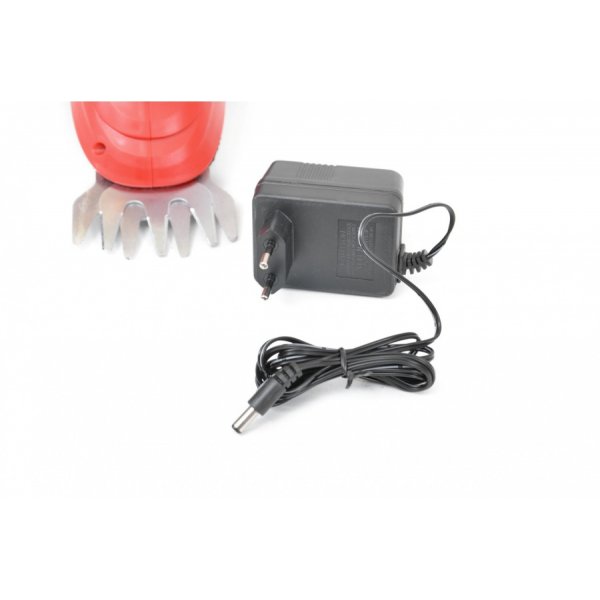 Akkukäyttöinen ruohotrimmeri teleskooppikahvalla Akkukäyttöinen ruohotrimmeri teleskooppikahvalla