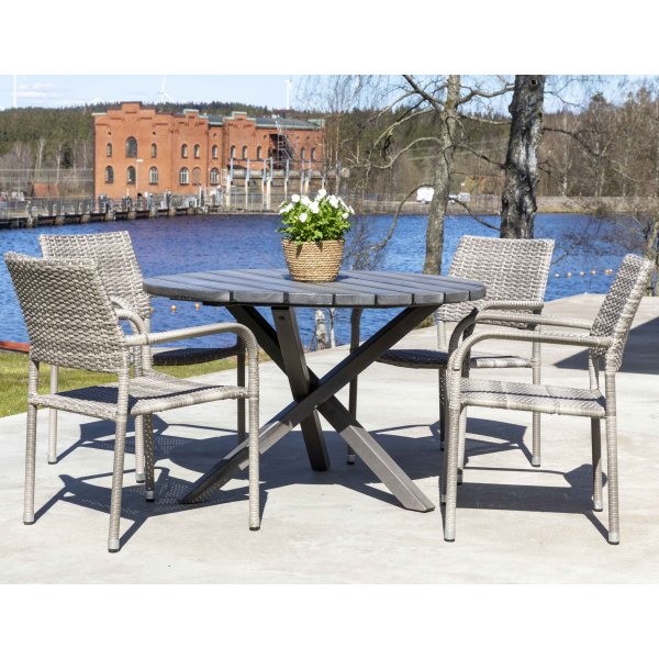 Scottsdale utematgrupp med 4 st karmstolar (stapelbara) och matbord Ø112 cm - Grå konstrotting Scottsdale utematgrupp med 4 st karmstolar (stapelbara) och matbord Ø112 cm - Grå konstrotting