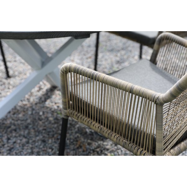 Ystad-Gestellstuhl - gedrehtes synthetisches Rattan/graues Kissen Ystad-Gestellstuhl - gedrehtes synthetisches Rattan/graues Kissen
