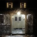Nu har vårt hus byggt 1860 åter en pardörr av nobelt snitt! Parytterdörr Helena med klarglas