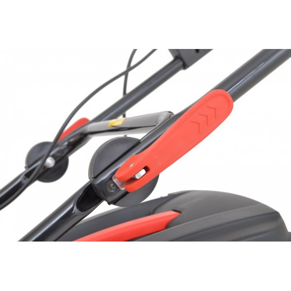 Elgr�sklippare med st�lchassi 46cm - 1800W