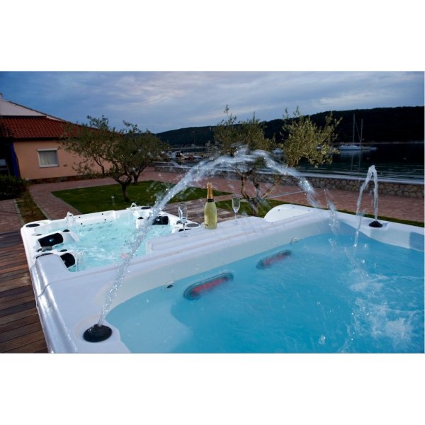 Swimspa/ Simspa Swimspa/ Simspa