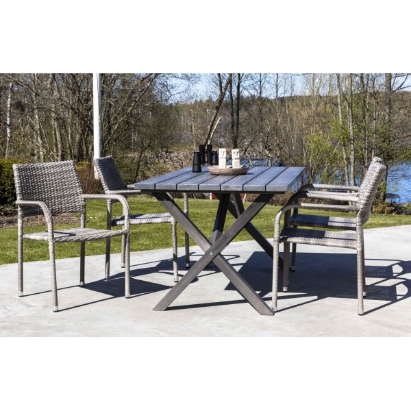 Scottsdale utematgrupp med 4 st karmstolar (stapelbara) och matbord 150 cm - Gr