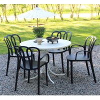Matgrupp Holmsund: Runt vitt bord inklusive 4 st Thornet karmstolar stapelbara Matgrupp Holmsund: Runt vitt bord inklusive 4 st Thornet karmstolar stapelbara