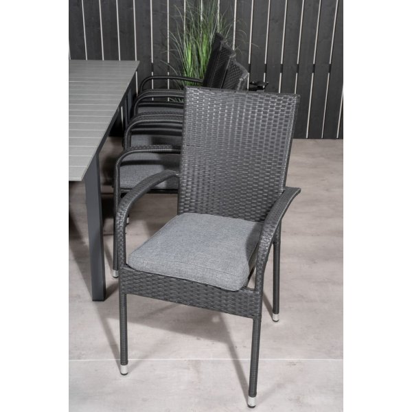 Prässebo Matgrupp (160x100) - Svart/Grå - 8 Stolar Prässebo Matgrupp (160x100) - Svart/Grå - 8 Stolar