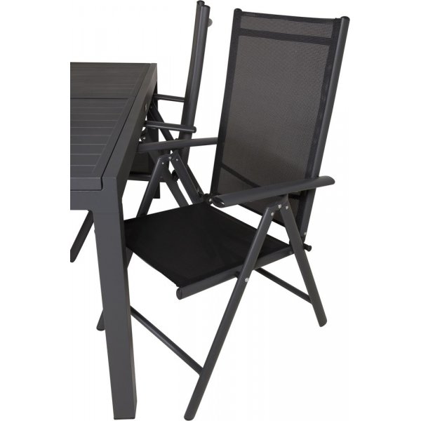 Holma Spisegruppe (160x100) - Sort - 4 Stole Holma Spisegruppe (160x100) - Sort - 4 Stole