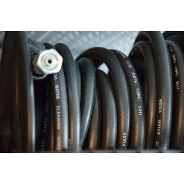 Hochdruckreiniger mit maximalem Druck 200 bar - 420 l/h Hochdruckreiniger mit maximalem Druck 200 bar - 420 l/h