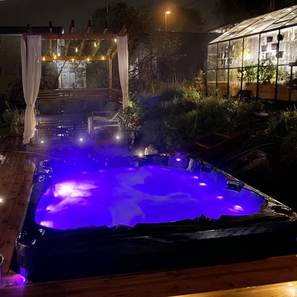 Spabad Poseidon Blackline - 5-6 personer Spabad Poseidon Blackline - 5-6 personer