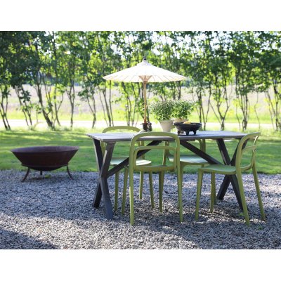 Scottsdale spisegruppe: 150 cm gråt træbord inklusiv 4 Nordanå stabelbare stole