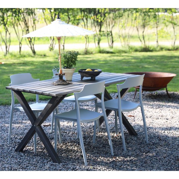 Spisegruppe Scottsdale: 150 cm grt trbord inklusive 4 stabelbare Abbe stole