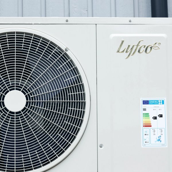 Lyfco HP050-DC-W luft/vand varmepumpe med inverter funktion - 24kW Lyfco HP050-DC-W luft/vand varmepumpe med inverter funktion - 24kW
