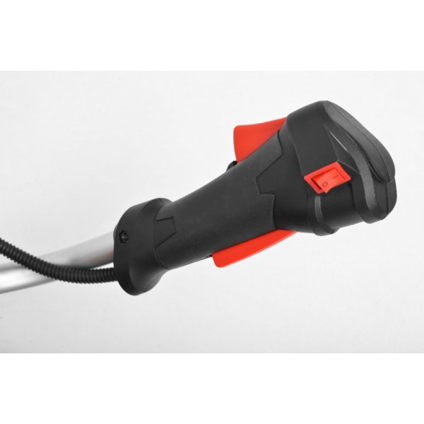 Bensindriven grästrimmer / röjsåg med autochoke - 52cc Bensindriven grästrimmer / röjsåg med autochoke - 52cc