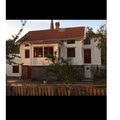 Jag har renoverat ett 115 år gammalt hus som inte haft något underhåll på många år . Dörren i trapphuset var inte standard storlek och gick inte att låsa upp. Hemfint hade dörren som passade perfekt och resultatet tycker jag talar ett tydligt språk. En oerhört nöjd fastighetsägare. Ytterdörr Moa med klarglas