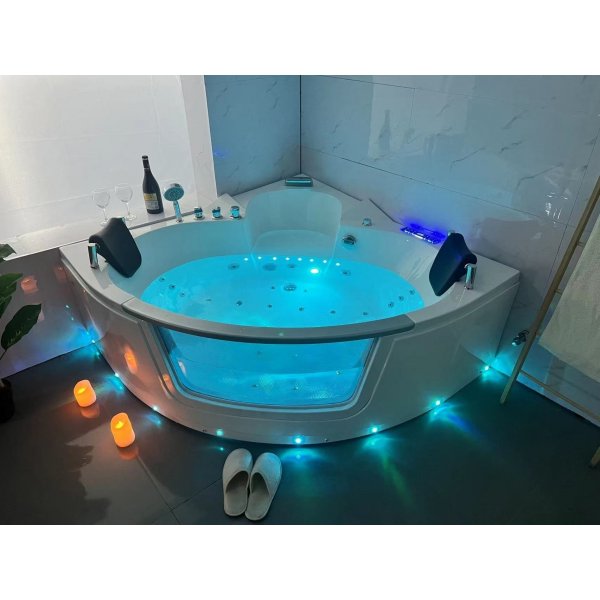 Massagebadkar- Freja | Blankvit akryl | Med v�rmare