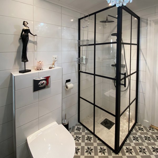 Duschhörna 80x80x200cm | 6mm säkerhetsglas | Svarta profiler Duschhörna 80x80x200cm | 6mm säkerhetsglas | Svarta profiler