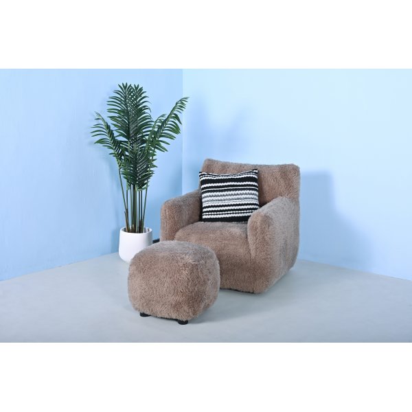 Fluffy sittpuff i brungr�tt h�rigt tyg
