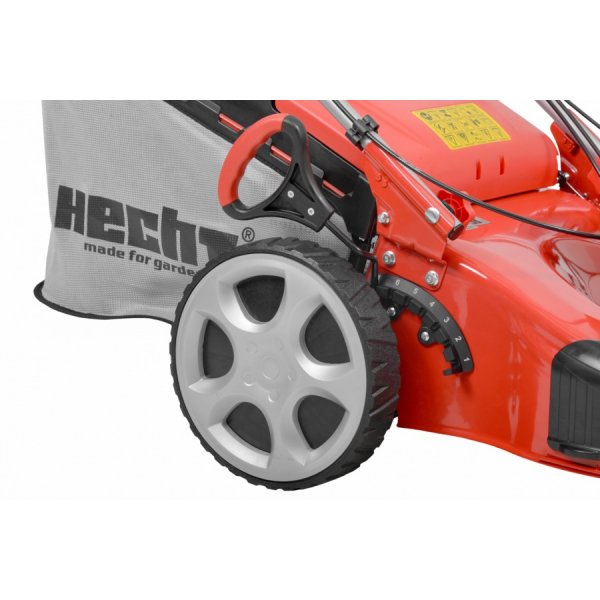 Bensindriven gräsklippare 56 cm, självgående 4 växlar - Briggs & Stratton 163cc Bensindriven gräsklippare 56 cm, självgående 4 växlar - Briggs & Stratton 163cc