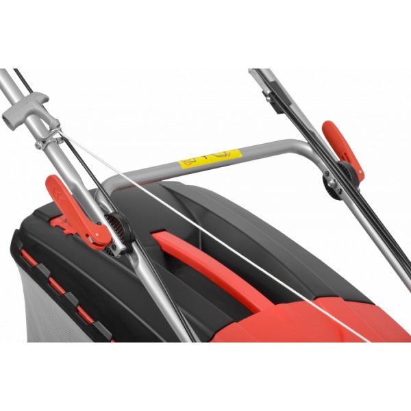 Bensindriven gräsklippare 56 cm, självgående 4 växlar - Briggs & Stratton 163cc Bensindriven gräsklippare 56 cm, självgående 4 växlar - Briggs & Stratton 163cc